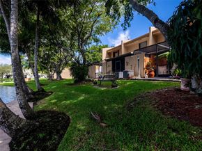 1448 NW 97th Ter 283, Hollywood FL 33024
