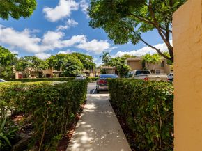 1448 NW 97th Ter 283, Hollywood FL 33024