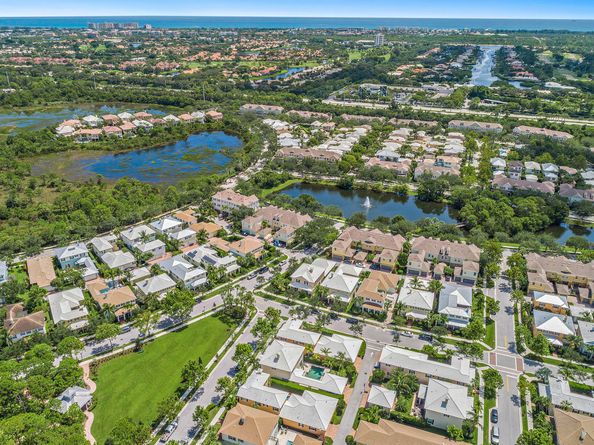 307 E Bay Cedar Circle, Jupiter FL 33458