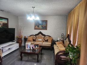 640 SW 68th Ter, Pembroke Pines FL 33023