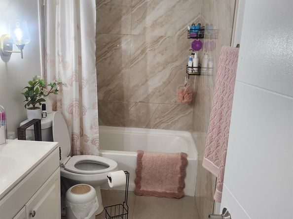 640 SW 68th Ter, Pembroke Pines FL 33023