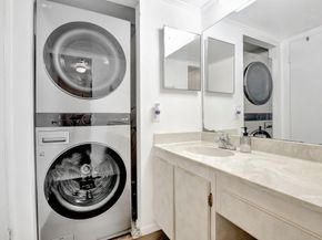 400 Commodore Dr 313, Plantation FL 33325