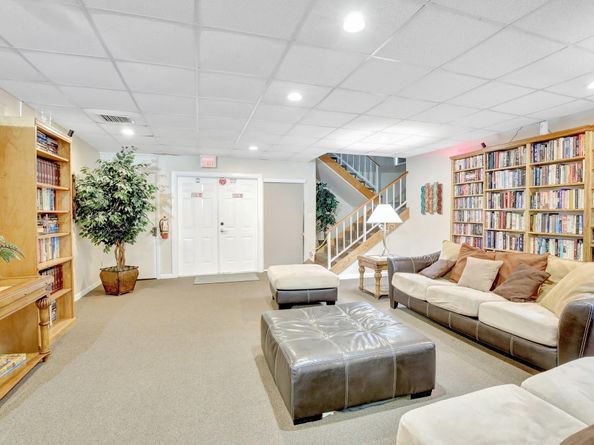 400 Commodore Dr 313, Plantation FL 33325
