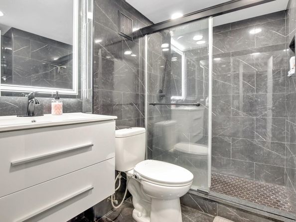 400 Commodore Dr 313, Plantation FL 33325