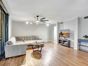 400 Commodore Dr 313, Plantation FL 33325