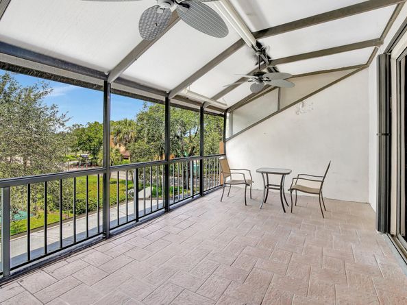 400 Commodore Dr 313, Plantation FL 33325
