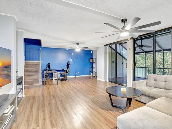 400 Commodore Dr 313, Plantation FL 33325