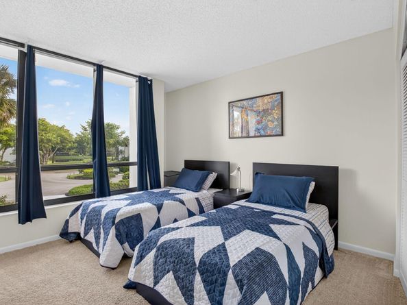 6815 Willow Wood Drive 4023, Boca Raton FL 33434