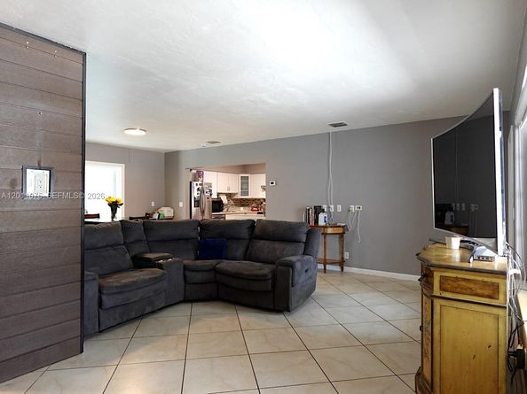 730 N 73rd Avenue, Hollywood FL 33024