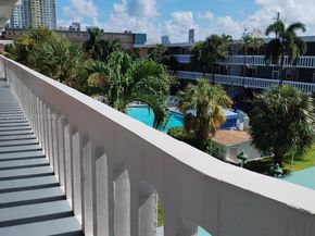 201 NE 14th Avenue 10C, Hallandale Beach FL 33009
