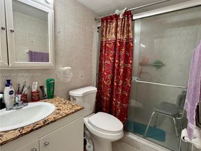 5201 NW 7th Street 104, Miami FL 33126