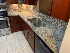 2830 Riverside Dr 102, Coral Springs FL 33065