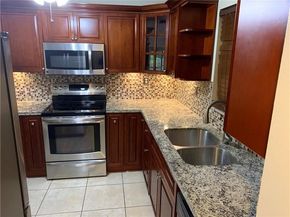 2830 Riverside Dr 102, Coral Springs FL 33065