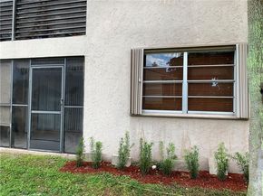 2830 Riverside Dr 102, Coral Springs FL 33065