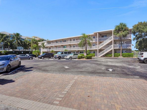 311 E Ocean Avenue 102, Lantana FL 33462