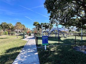 2314 Johnson St 23D, Hollywood FL 33020