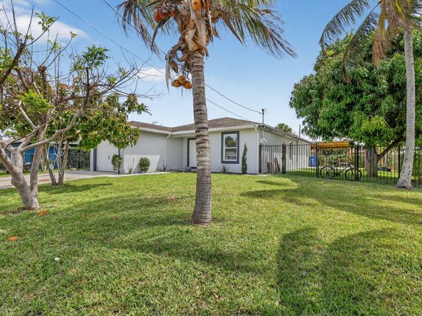 1691 W 26th Court, Riviera Beach FL 33404