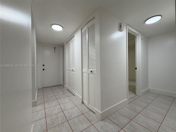 400 Commodore Drive 101, Plantation FL 33325