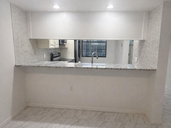 3826 Whitehall Drive 305, West Palm Beach FL 33401