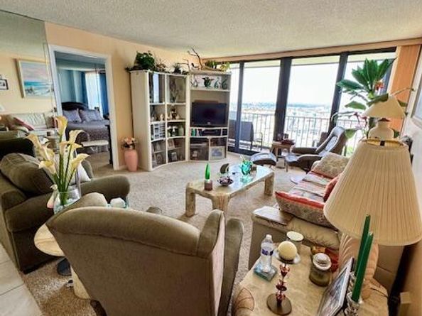 5600 N Flagler Drive 2701, West Palm Beach FL 33407