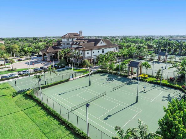 9811 Lakeview Ln, Parkland FL 33076