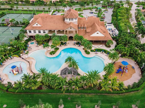 9811 Lakeview Ln, Parkland FL 33076