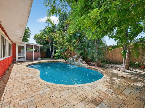 2248 SW 14th Ct, Fort Lauderdale FL 33312