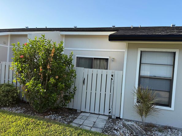 4255 Willow Pond Circle Circle A, West Palm Beach FL 33417