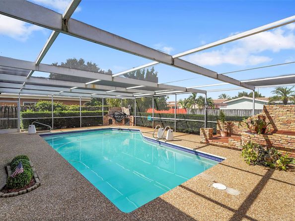 4807 Cleveland St, Hollywood FL 33021