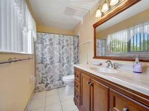 3461 NW 44th St 206, Lauderdale Lakes FL 33309