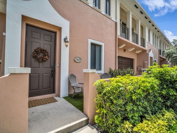 2420 Venetian Way 2420, Boynton Beach FL 33426