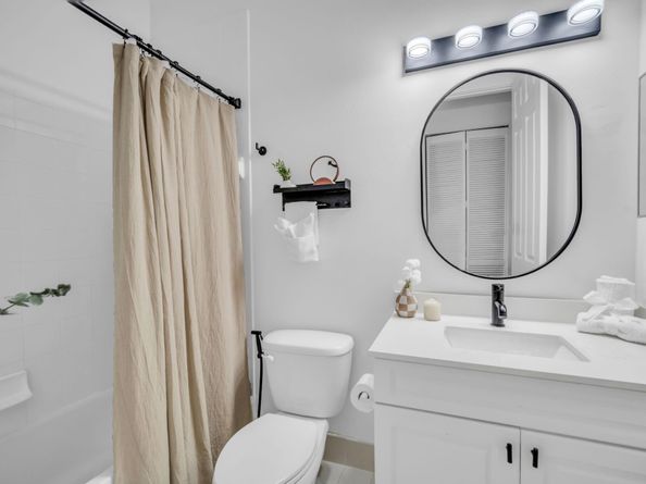 2420 Venetian Way 2420, Boynton Beach FL 33426