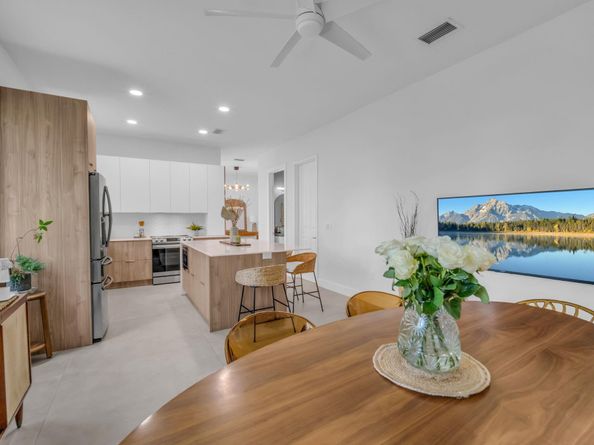 2420 Venetian Way 2420, Boynton Beach FL 33426