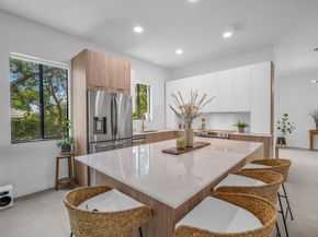 2420 Venetian Way 2420, Boynton Beach FL 33426