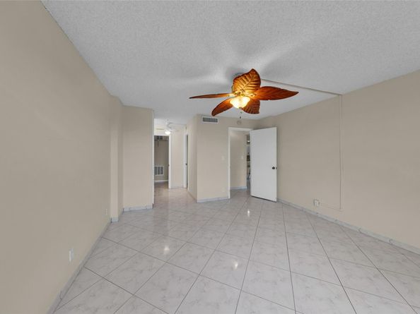 7 Royal Palm Way 4080, Boca Raton FL 33432
