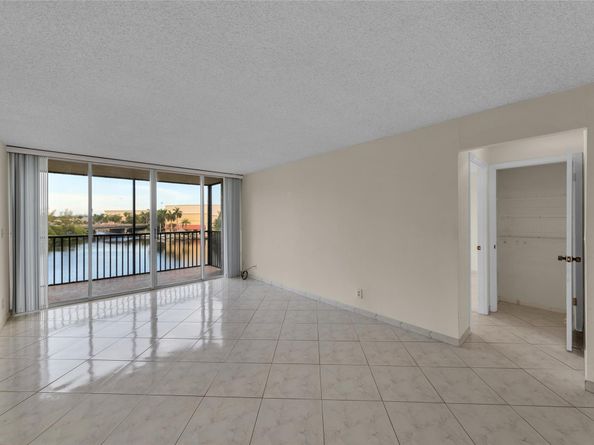 7 Royal Palm Way 4080, Boca Raton FL 33432