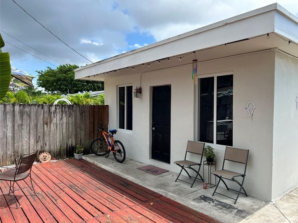 2733 NE 6th Ave, Wilton Manors FL 33334