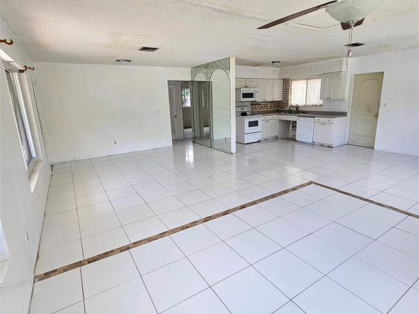 2733 NE 6th Ave, Wilton Manors FL 33334