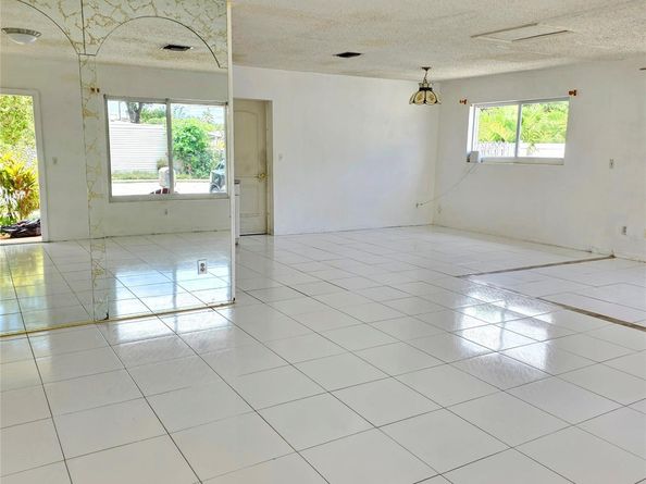 2733 NE 6th Ave, Wilton Manors FL 33334