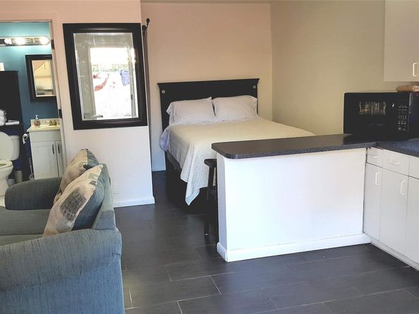 2733 NE 6th Ave, Wilton Manors FL 33334