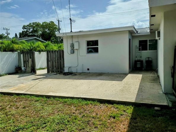 2733 NE 6th Ave, Wilton Manors FL 33334