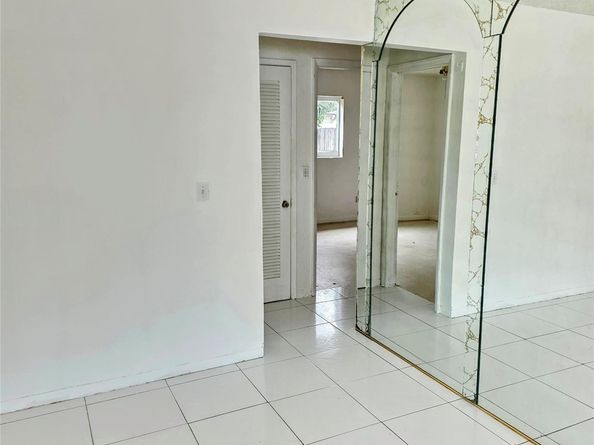 2733 NE 6th Ave, Wilton Manors FL 33334