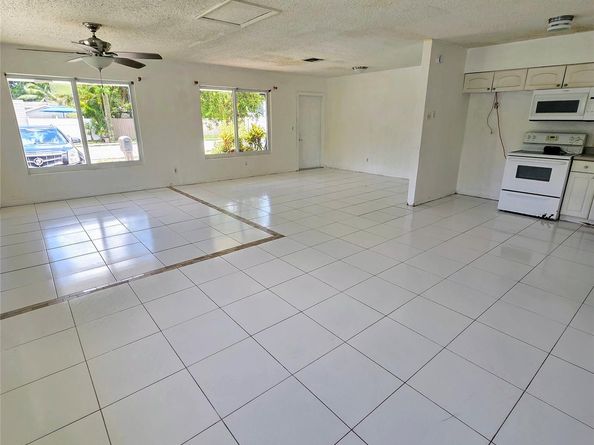 2733 NE 6th Ave, Wilton Manors FL 33334
