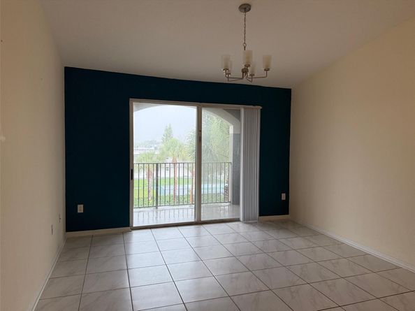 6831 SW 44th St 312, Miami FL 33155