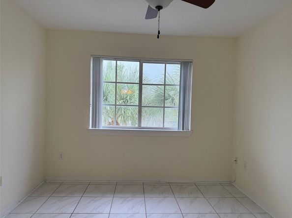 6831 SW 44th St 312, Miami FL 33155