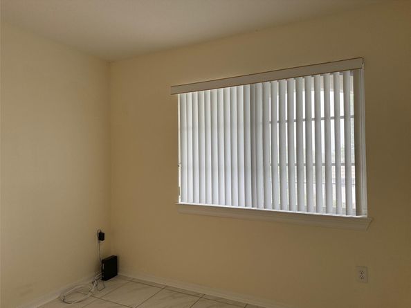 6831 SW 44th St 312, Miami FL 33155