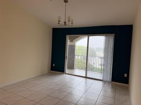 6831 SW 44th St 312, Miami FL 33155