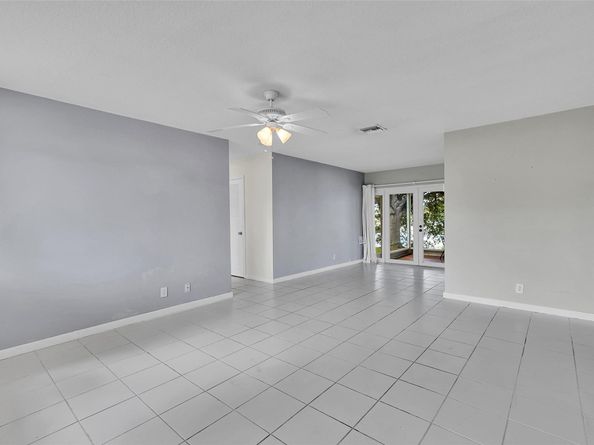 6606 NW 59th St, Tamarac FL 33321