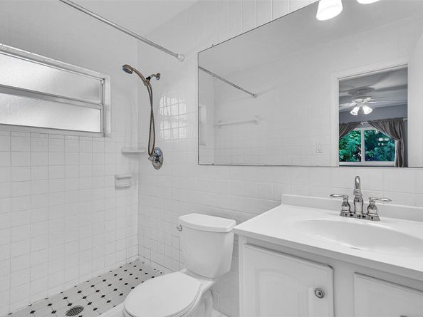 6606 NW 59th St, Tamarac FL 33321