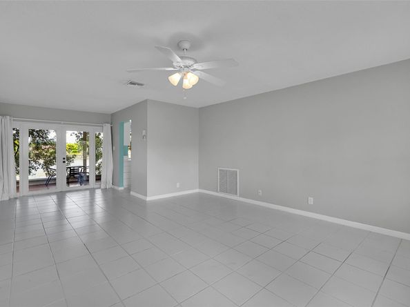 6606 NW 59th St, Tamarac FL 33321